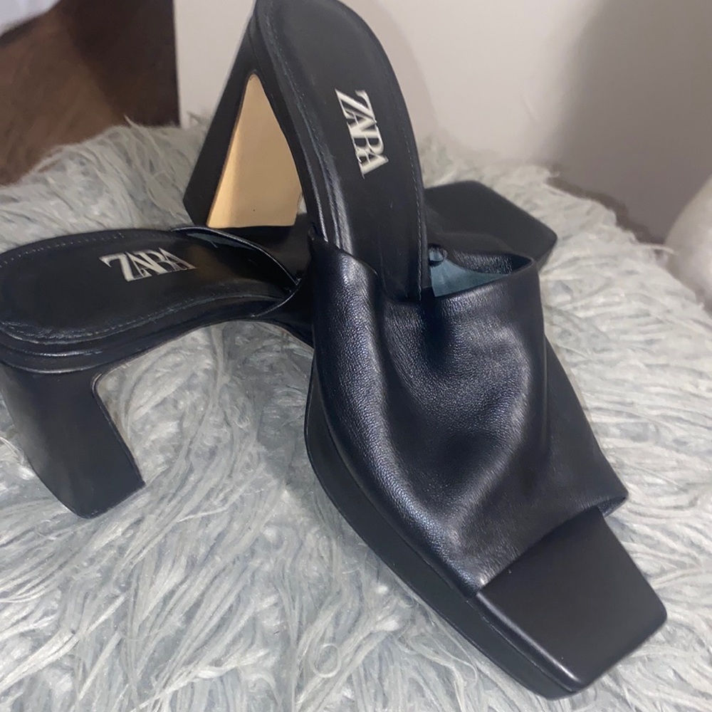 Black Zara heels